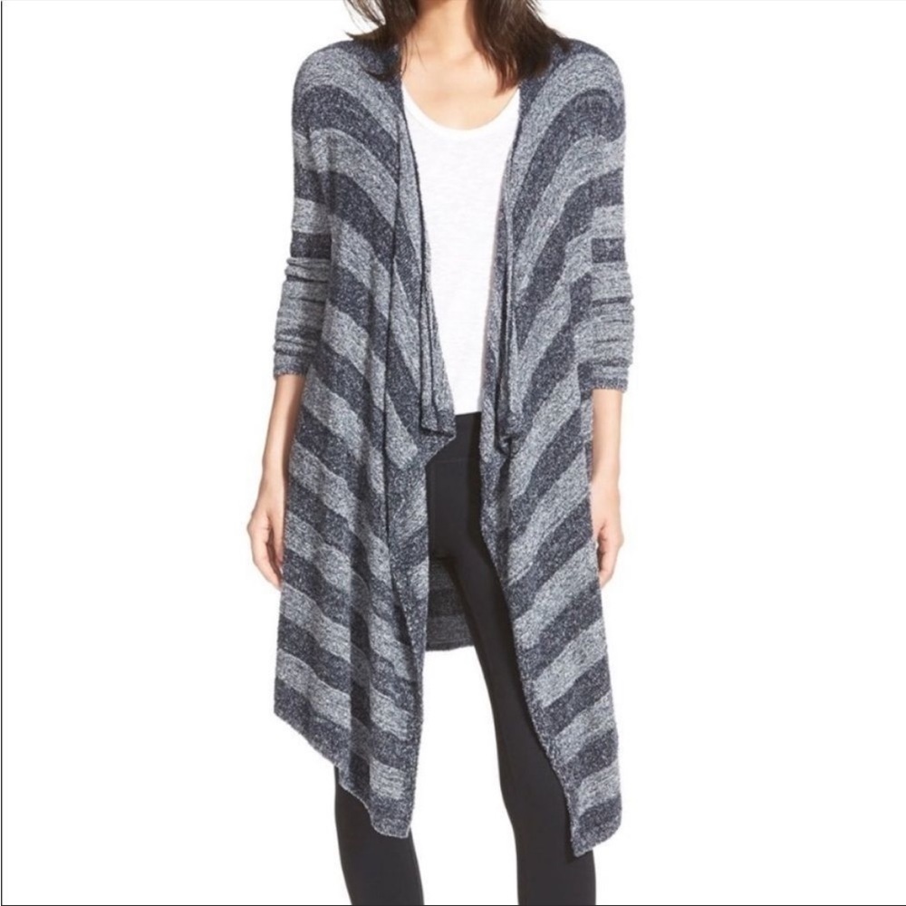 Barefoot Dreams Bamboo Chic Lite
Knit Calypso grey striped